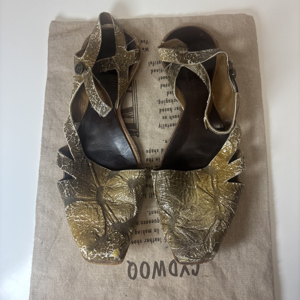 Cydwoq Women's Brown Leather Distressed Mary Janes Handmade USA Sz 8 Sz 38.5 EU